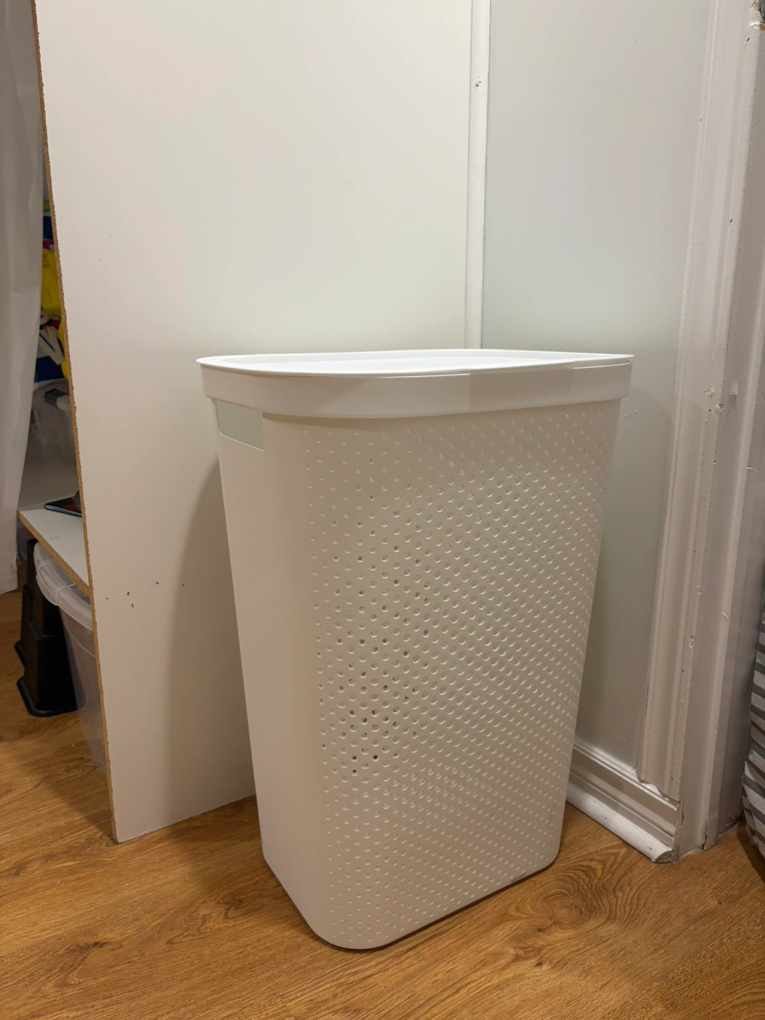 White Laundry Hamper with Lid
