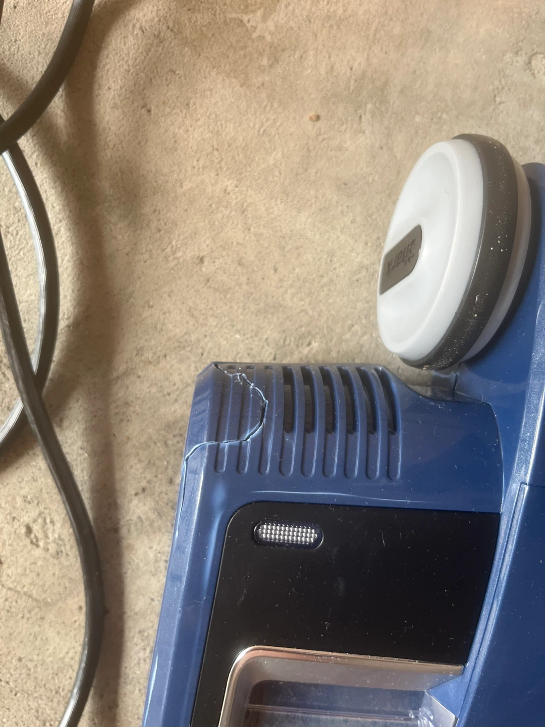 Shark Ultralight Vacuum Cleaner - photo 2