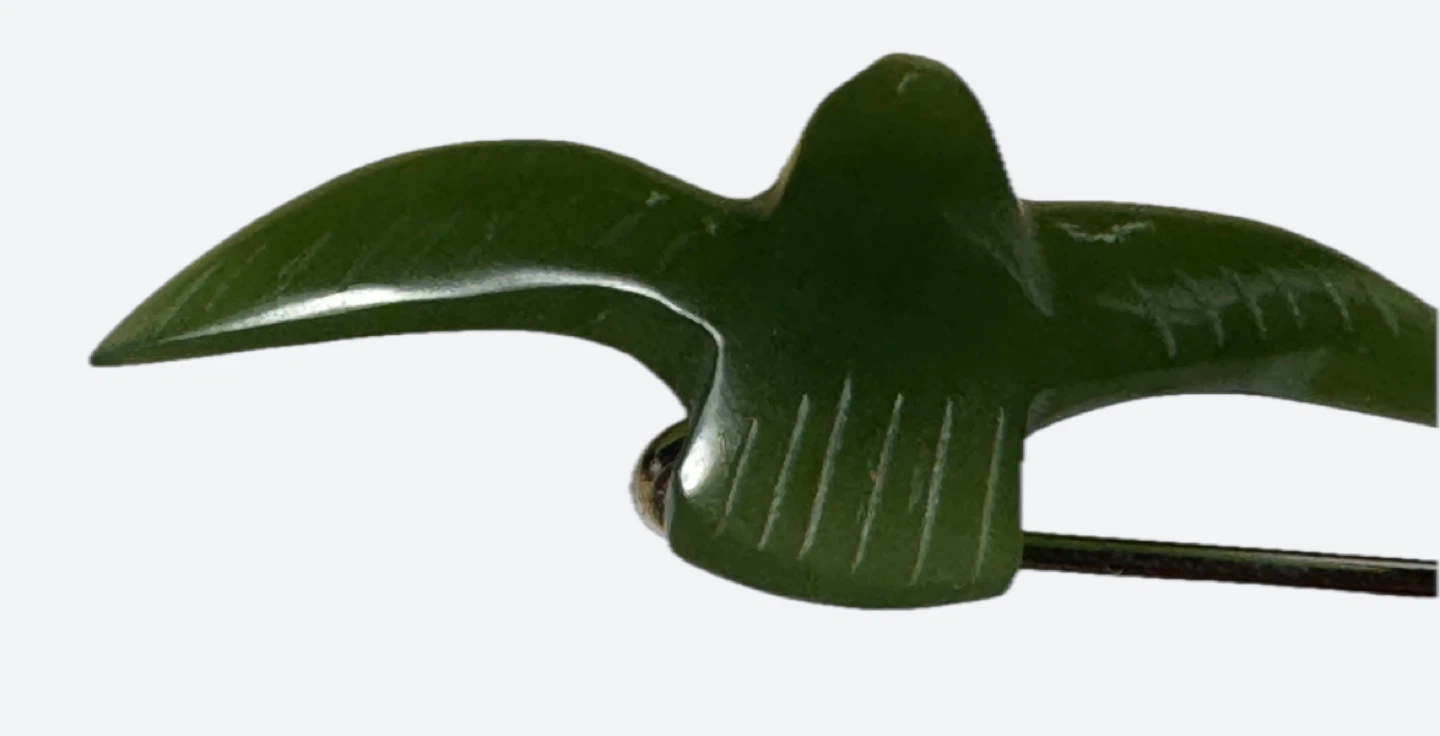 MCM Vintage Carved Jade Gemstone Bird shaped Lapel Pin - photo 4