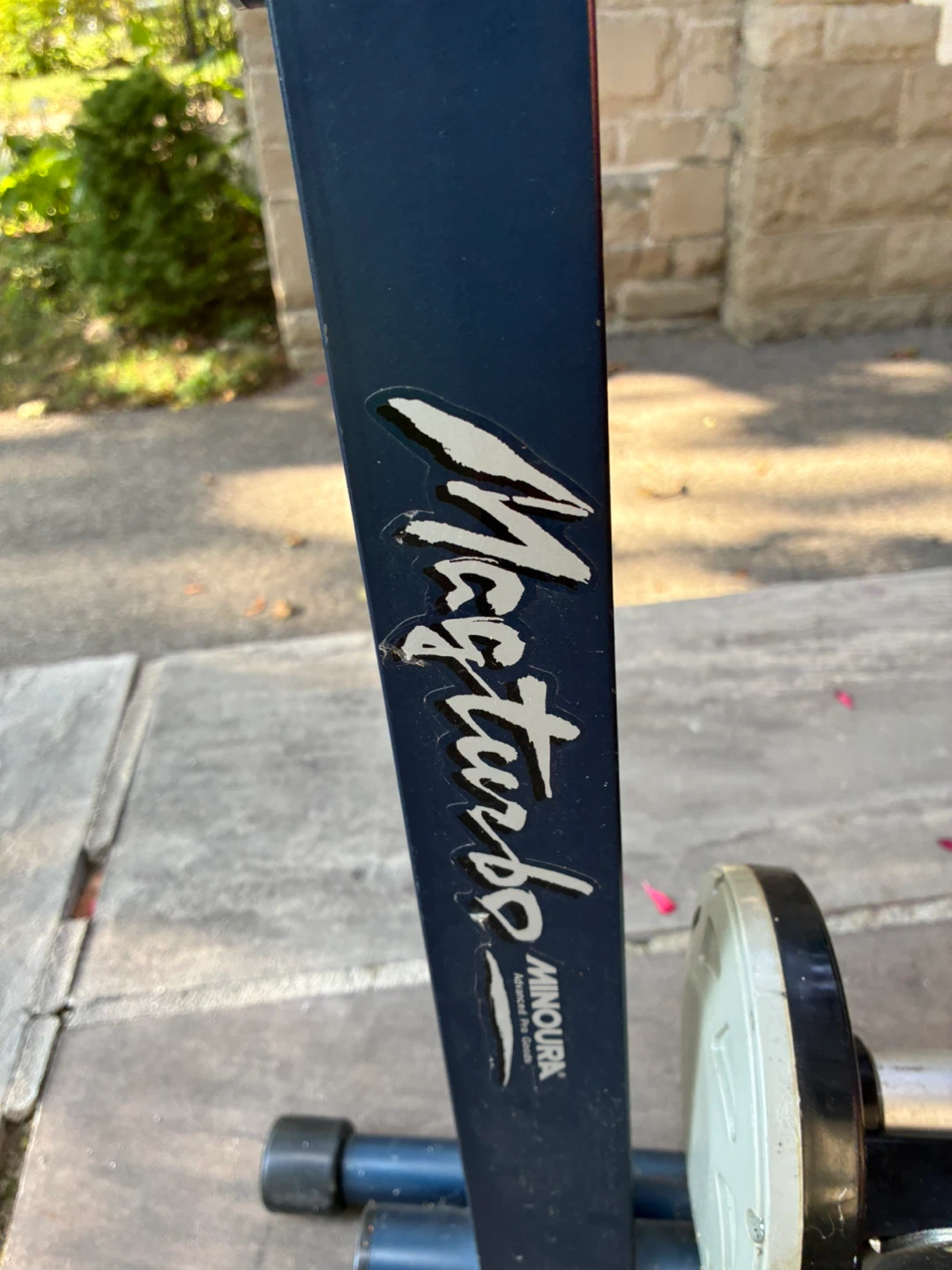 Minoura MagTurbo Indoor Bike Trainer – exercise sport - photo 2