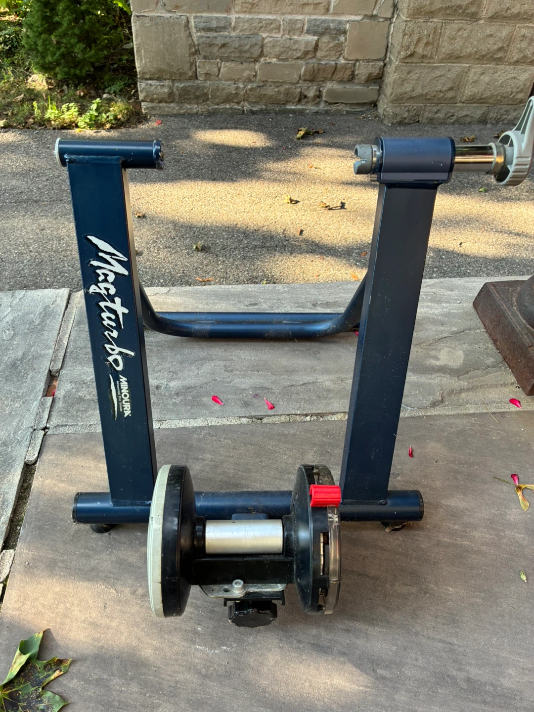 Minoura MagTurbo Indoor Bike Trainer – exercise sport - photo 4