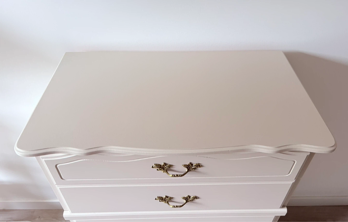 French Provincial tallboy dresser- 5 drawers - photo 5