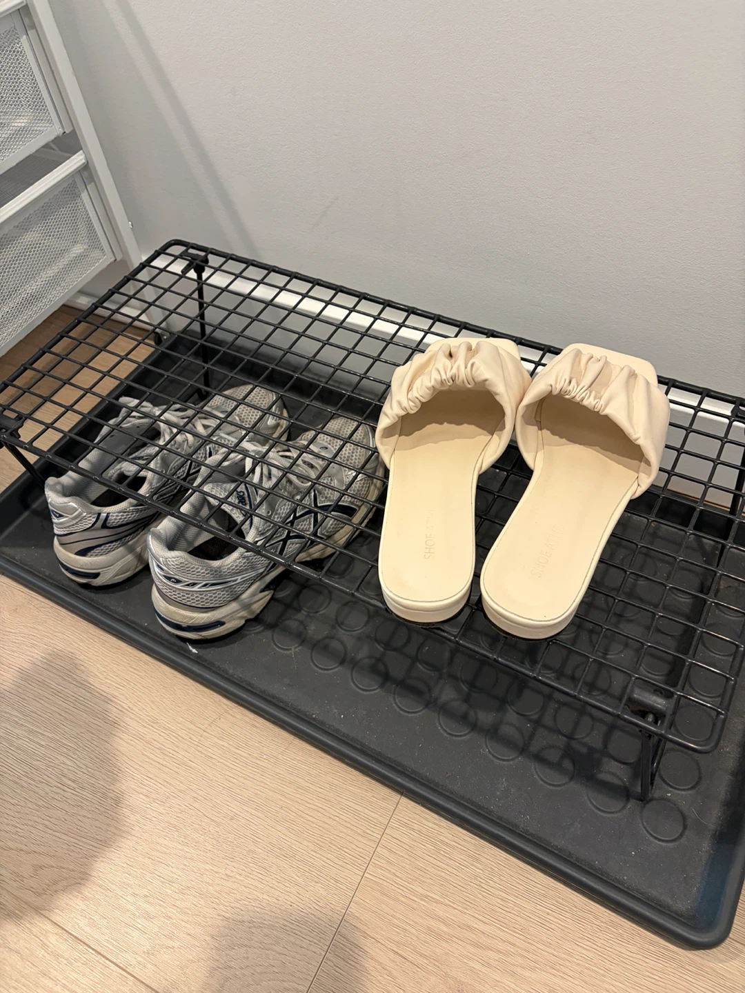 Black Metal Shoe Rack - photo 2