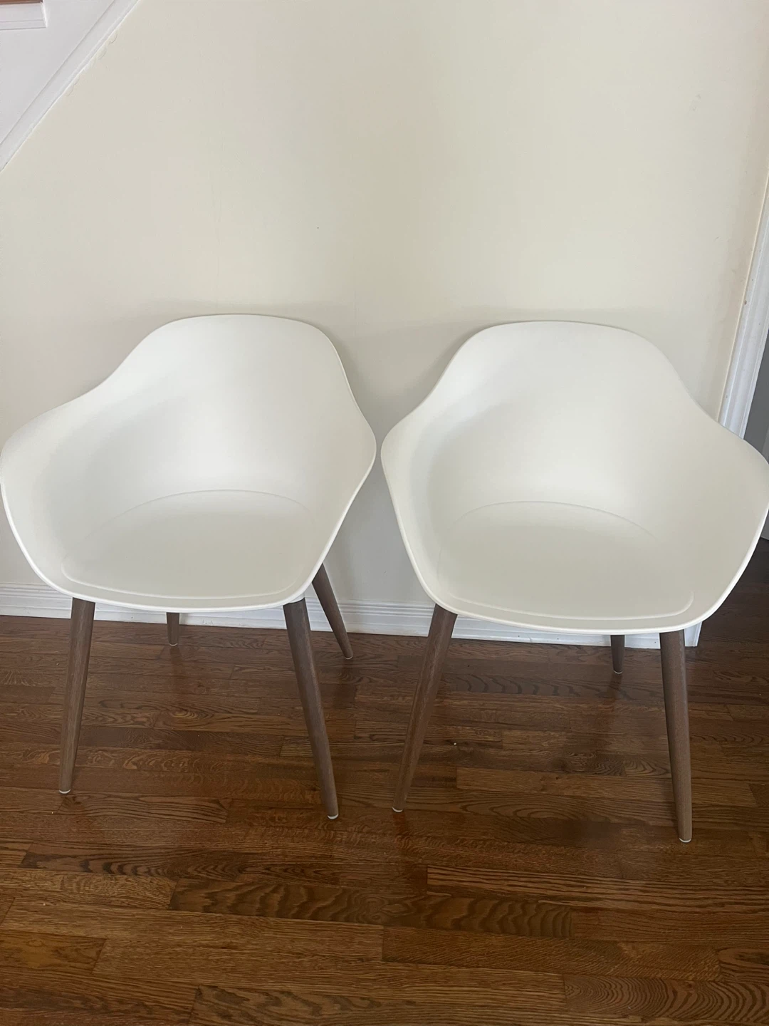 💥NEW💥Set of 2 White Modern Armchairs with Wood Legs