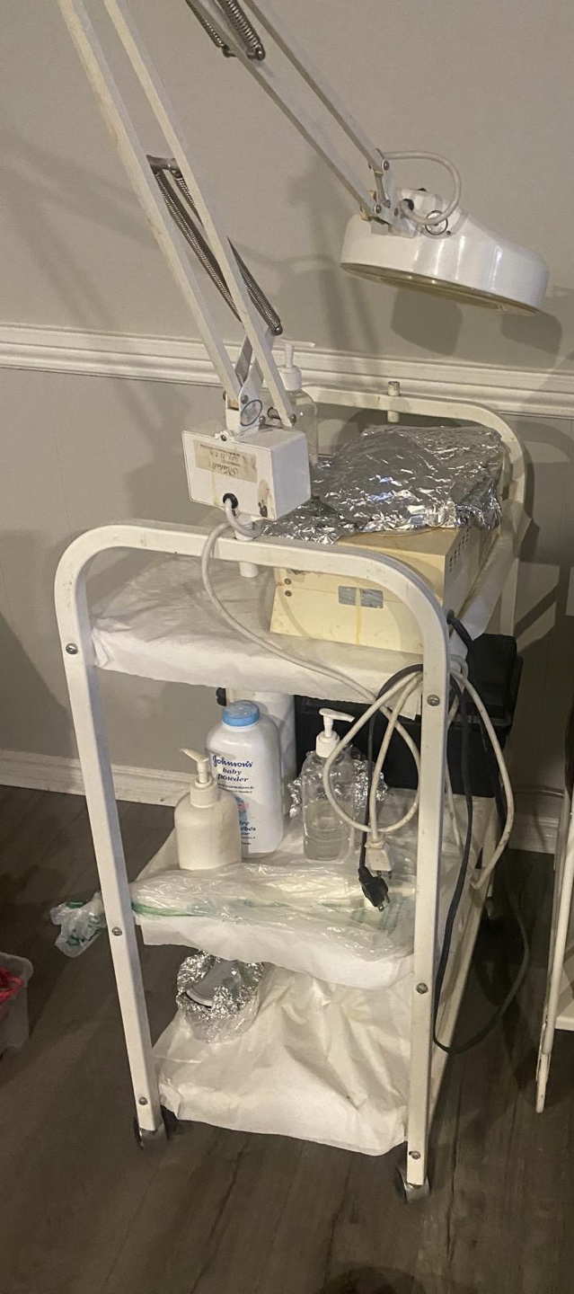 Esthetician Rolling Cart with Magnifying Lamp