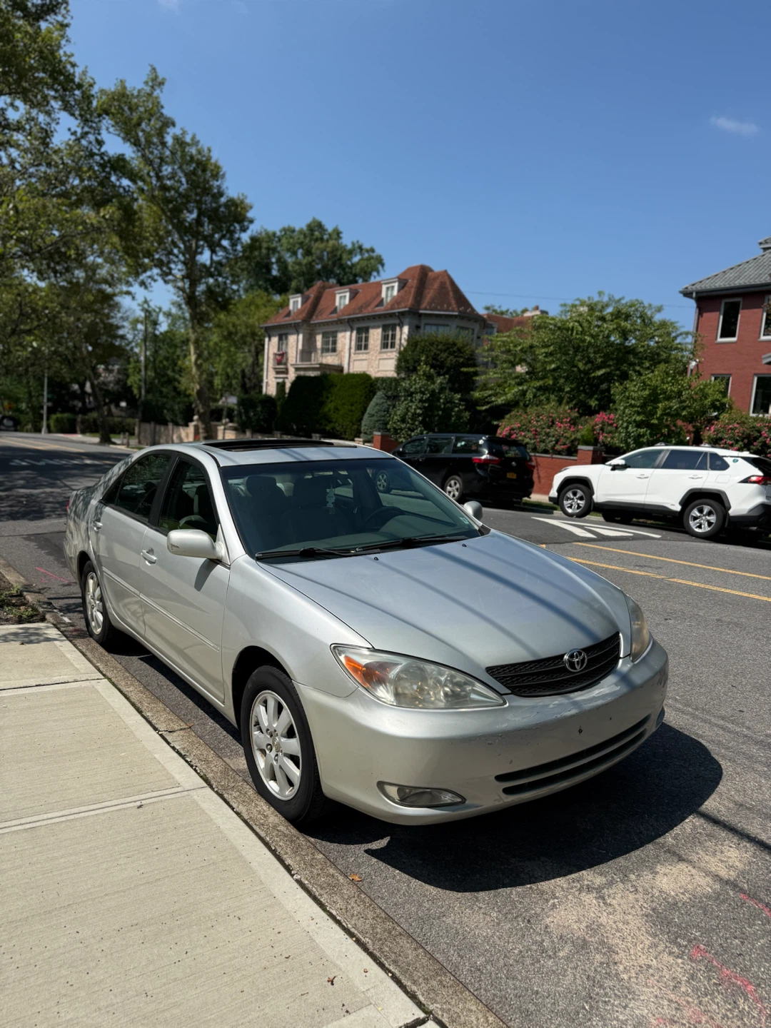 2004 Toyota Camry XLE (FULLY LOADED)