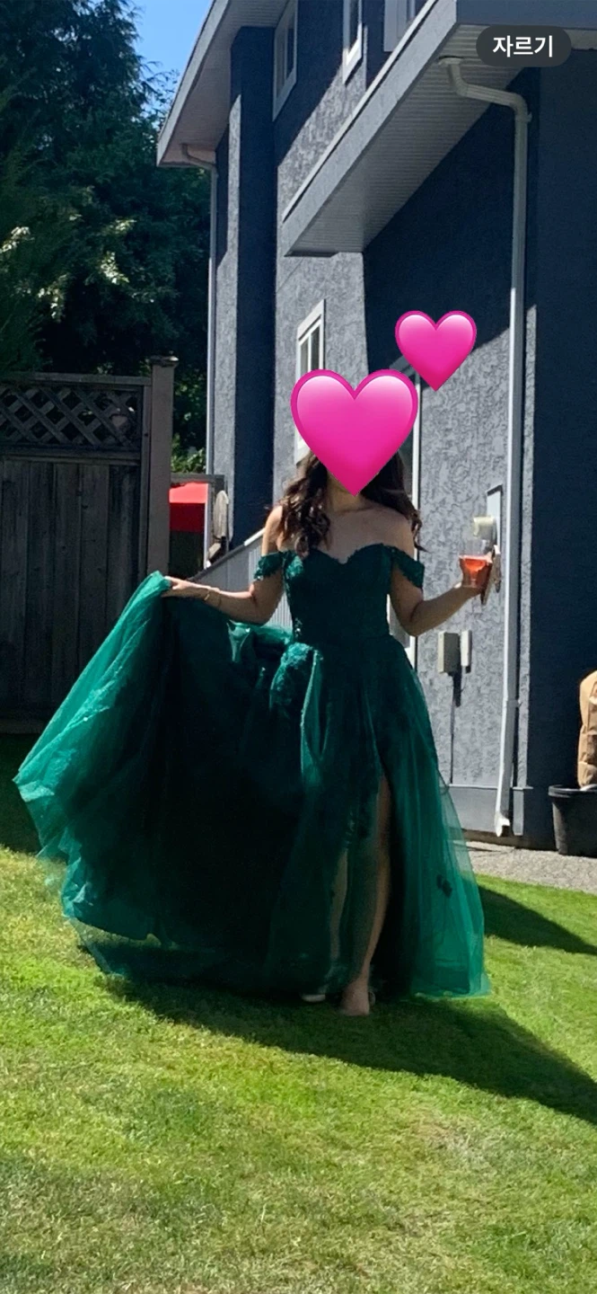Emerald Green prom dress - photo 2