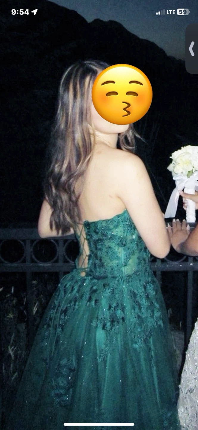 Emerald Green prom dress - photo 3