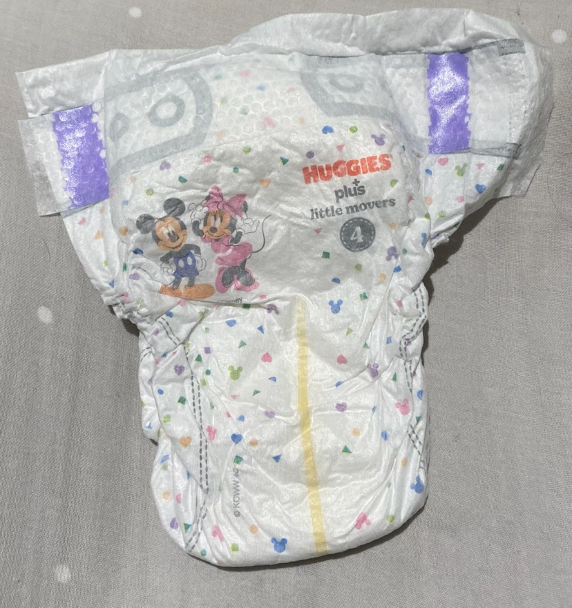 Diapers - Huggies size 4 - photo 2