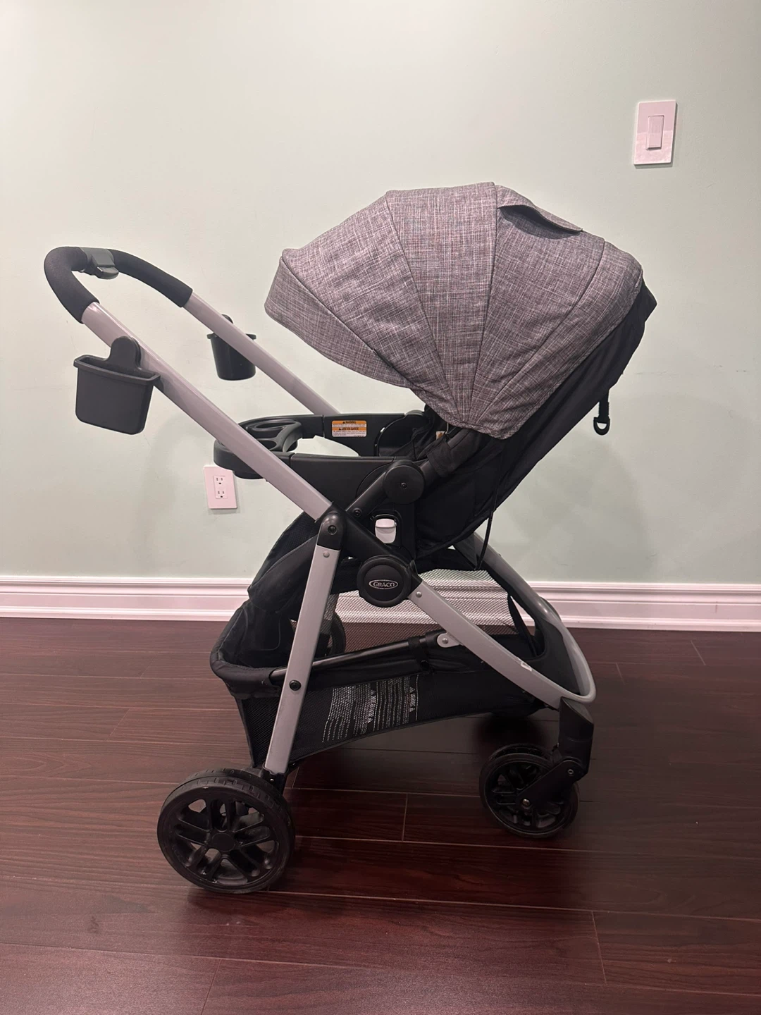 Like new Graco carseat + stroller! - photo 2