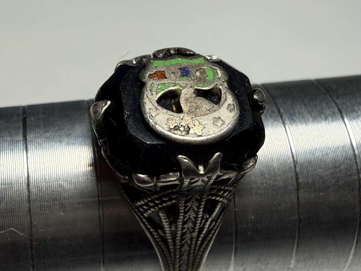Vintage Onyx Ring with Enamel Detail - photo 3