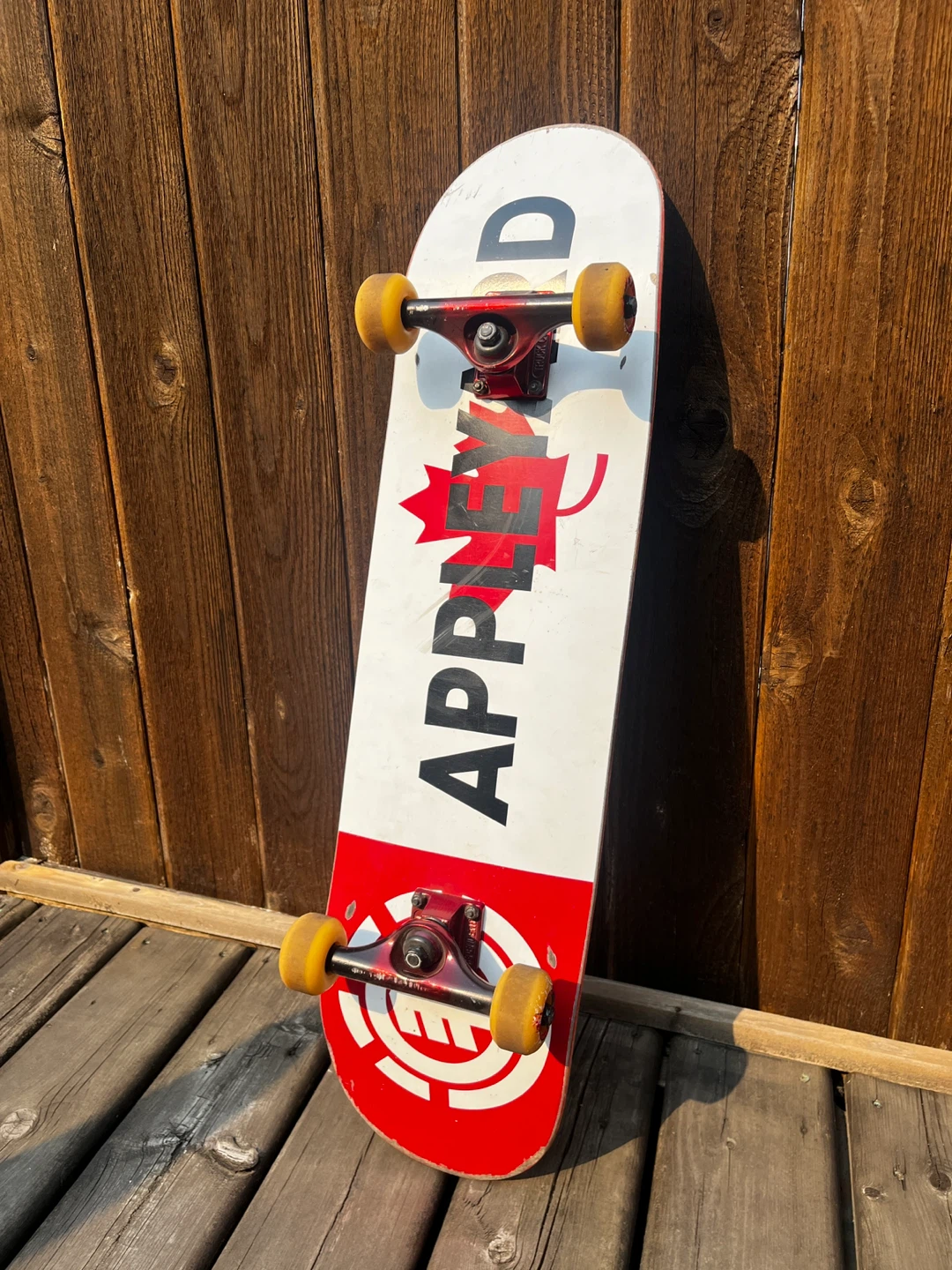 Appleyard Maple Leaf Skateboard