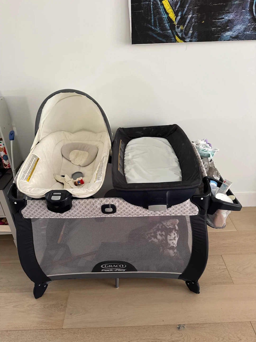 Graco Pack 'n Play with Bassinet and Changing Station