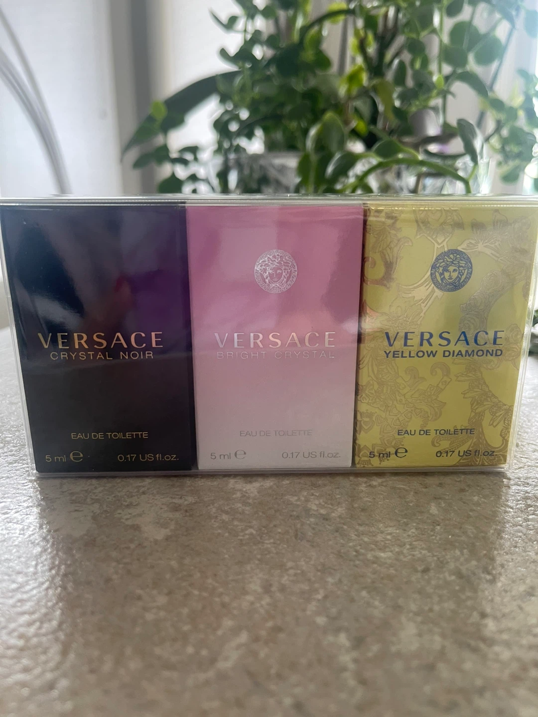 VERSACE  Miniatures Collection Eau de Toilette Set - photo 2