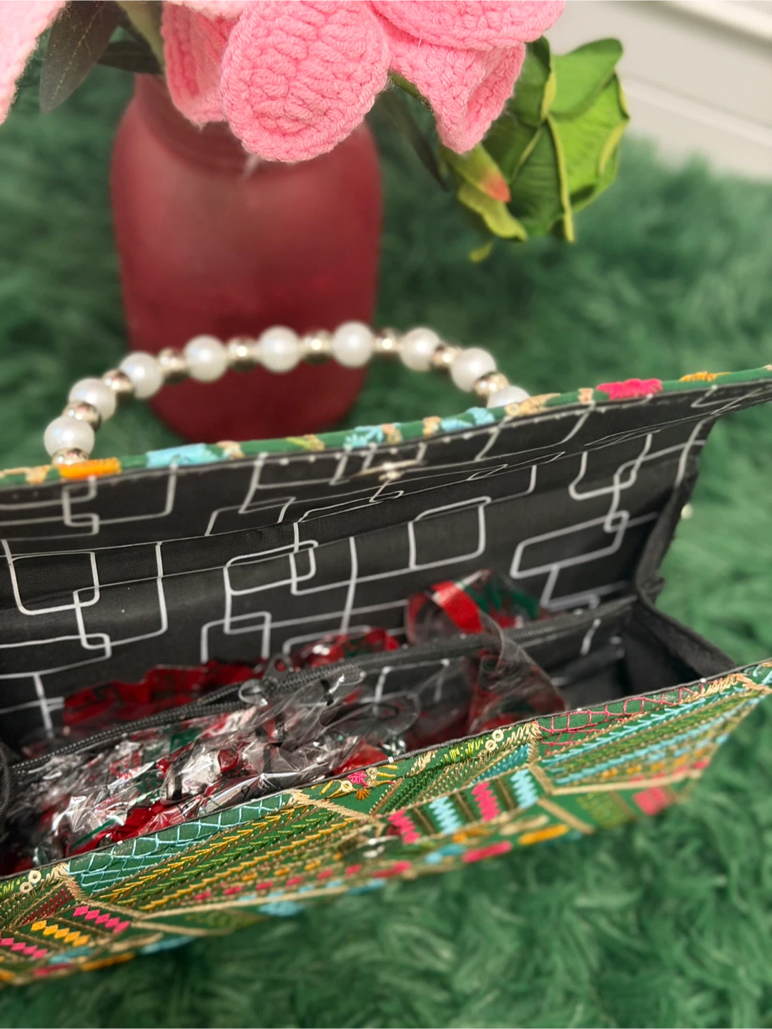 Embroidered Green Clutch with Pearl Handle - photo 4