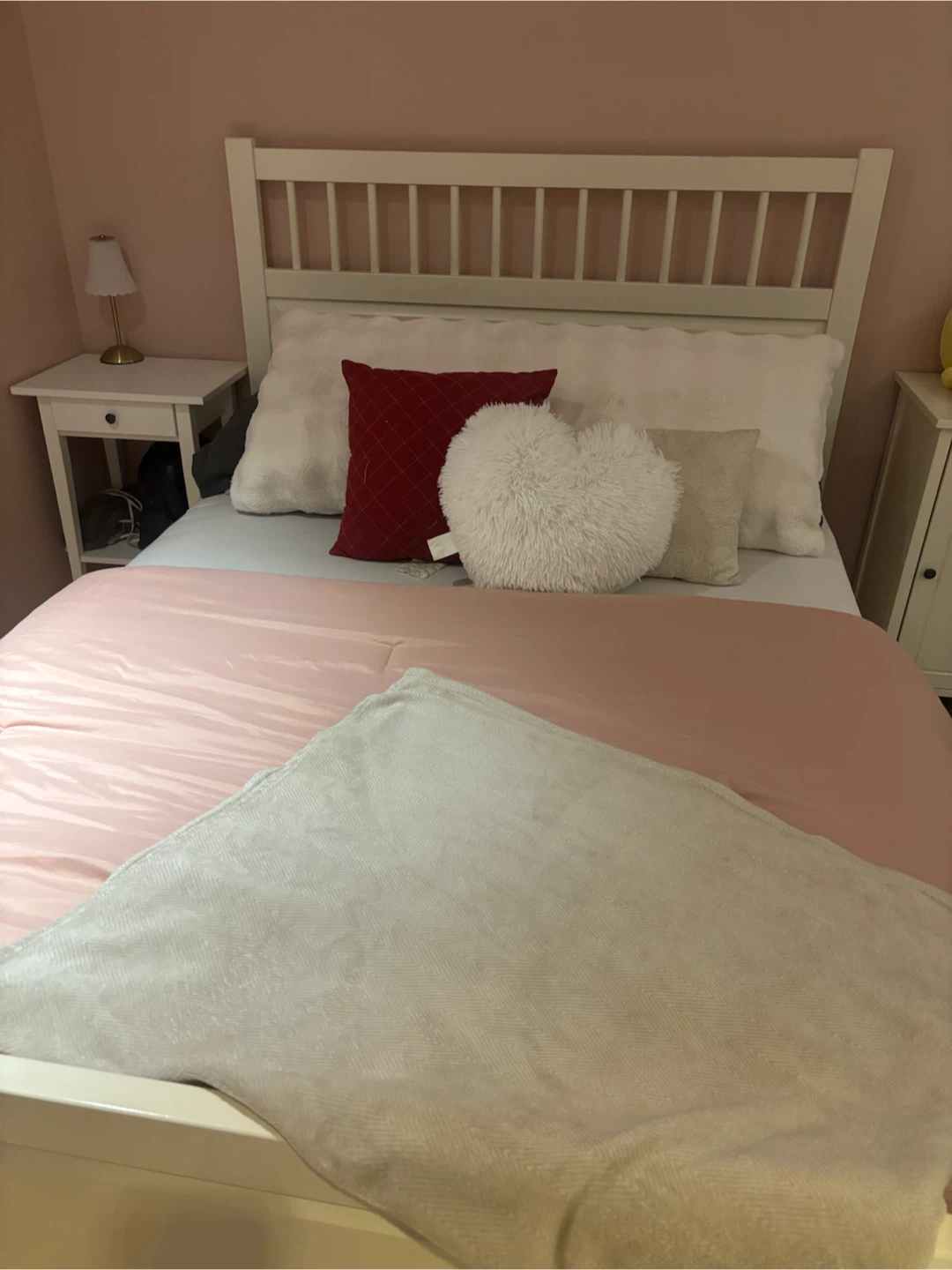 White Spindle Headboard Bed Frame - photo 3