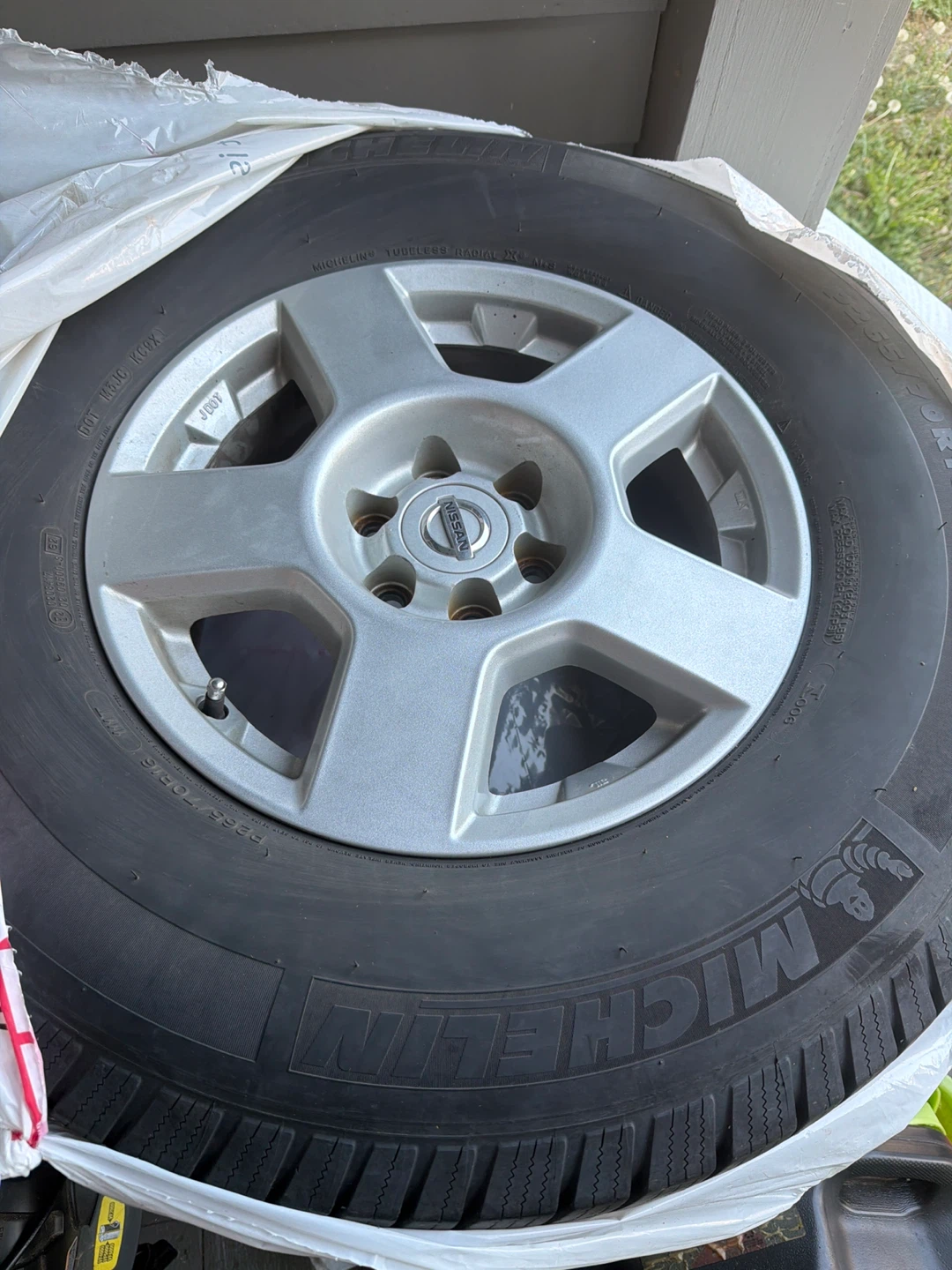 OEM Nissan wheels (2007, xterra, frontier, pathfinder)
