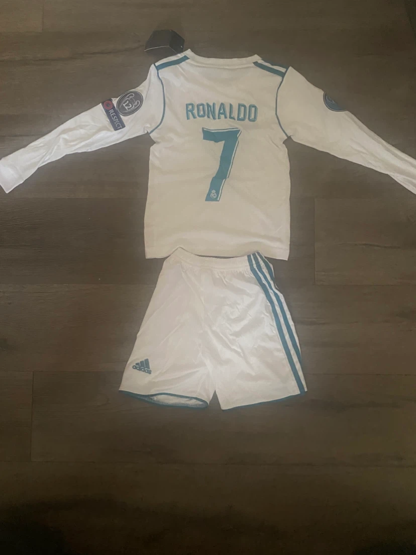 Real Madrid Ronaldo #7 Long Sleeve Jersey & Shorts Set - photo 2