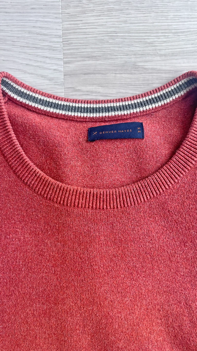 Denver Hayes Men’s Crewneck Pullover Sweater – Size Medium - photo 2