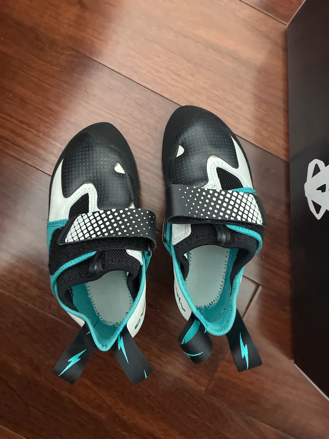 Brand New Evolv Zenist Climbing Shoes - Women’s