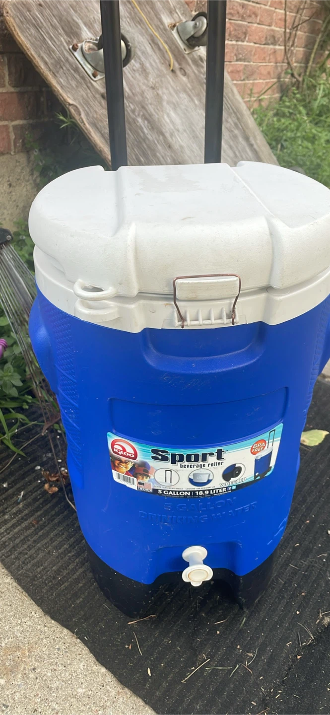 Igloo Sport Beverage Roller Cooler 5 Gallon - photo 2