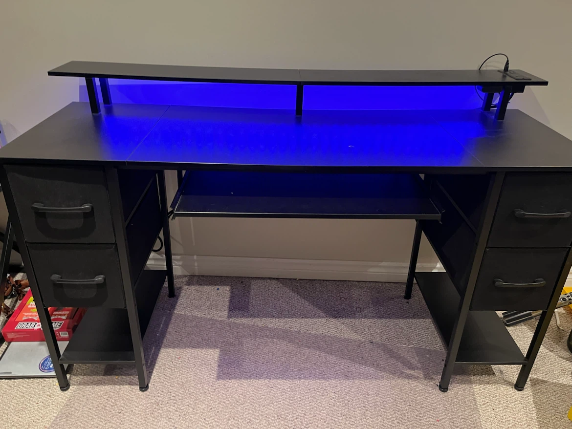 Black Gaming/Computer Desk – LED Lights – Great Condition - photo 2