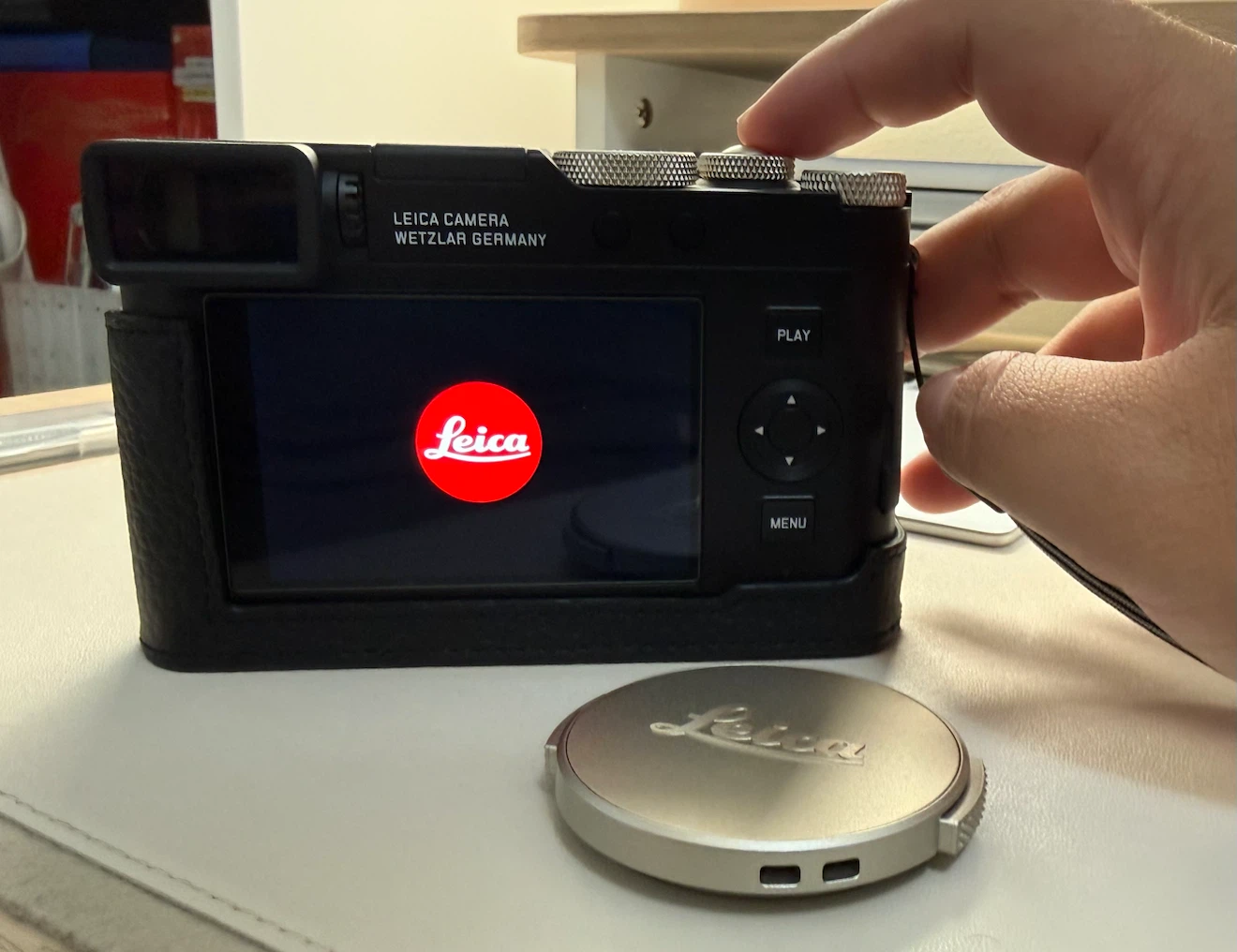 Leica D-Lux 8 “100 Years of Leica” Limited Edition Bundle - photo 2