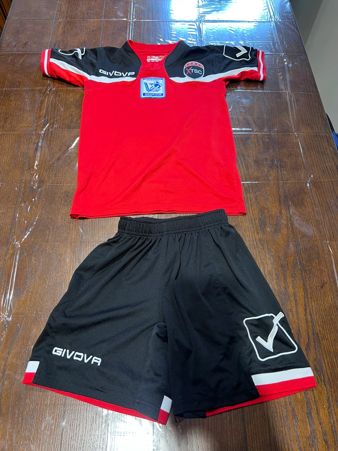 Kid’s soccer jersey set