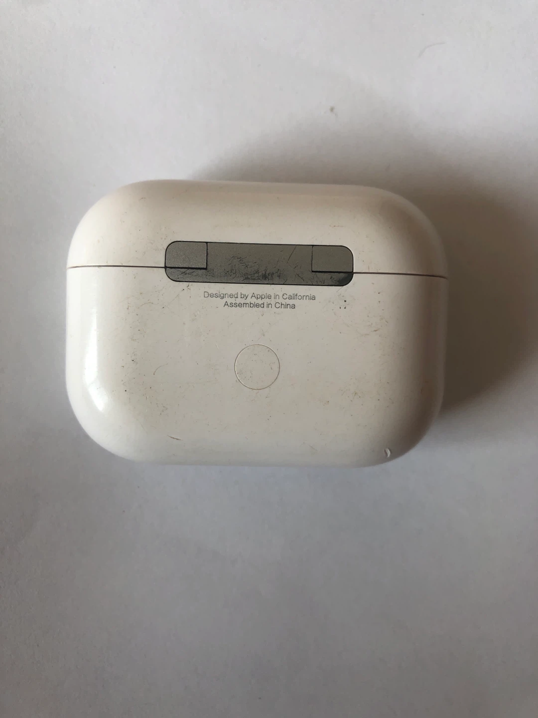 Apple AirPods Pro (1st Gen) Charging Case - photo 3