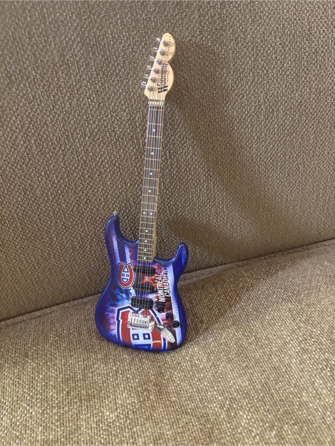Woodrow mini Guitar Montreal Canadiens