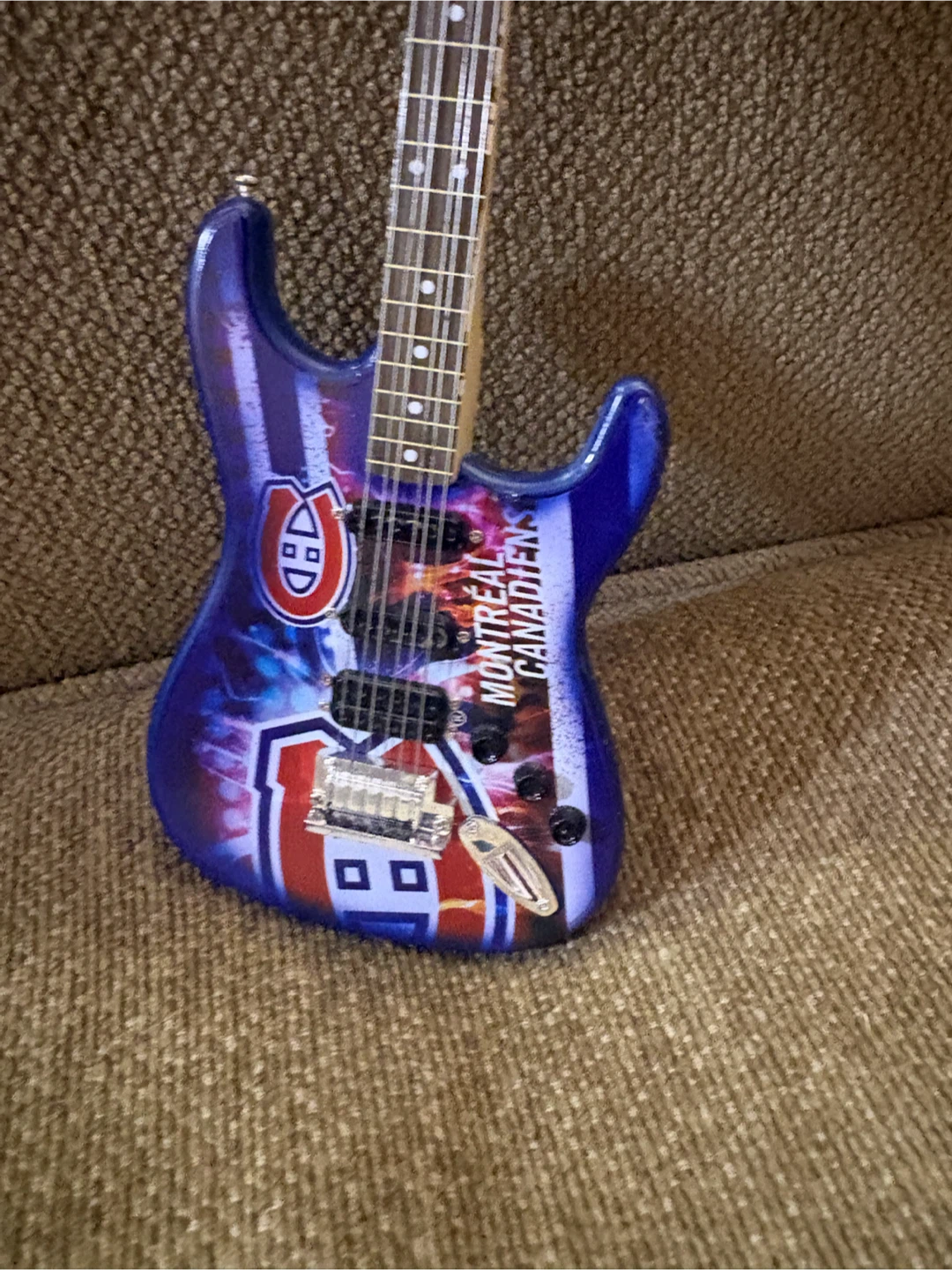 Woodrow mini Guitar Montreal Canadiens - photo 2