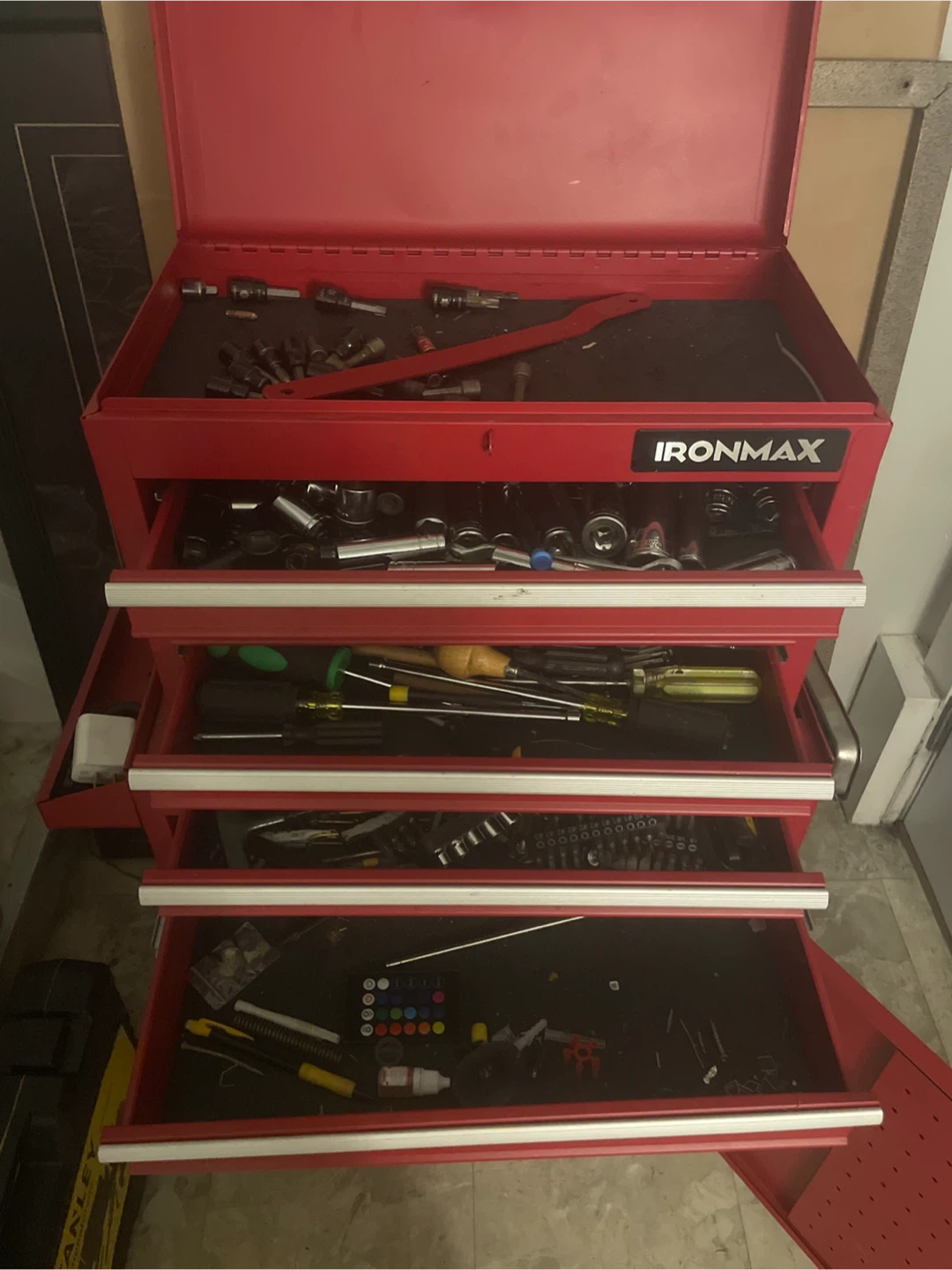 Ironmax Red Rolling Tool Chest - photo 4