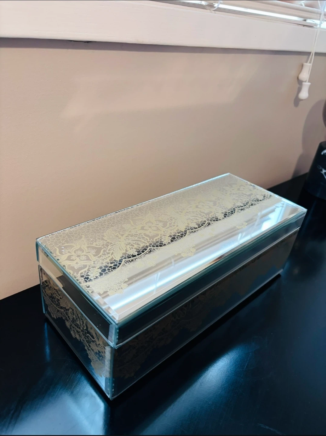Glass jewelry box