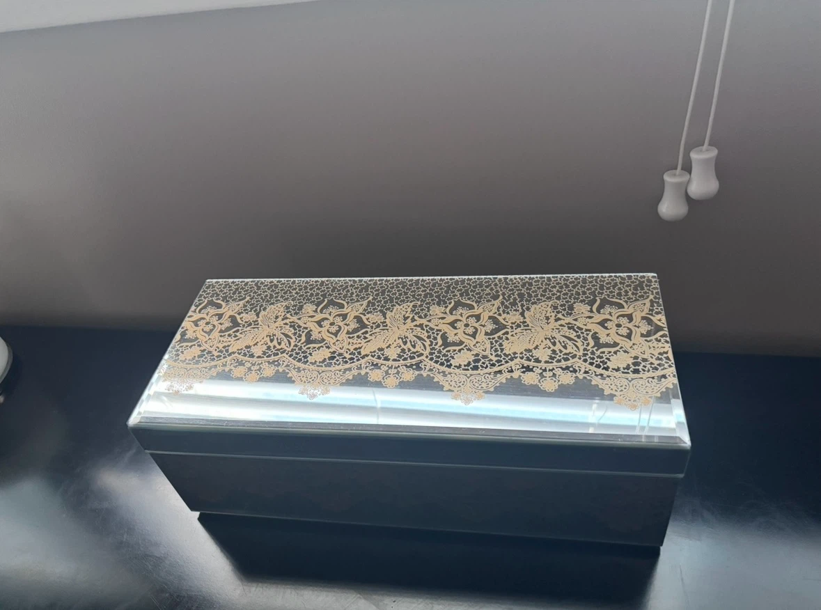 Glass jewelry box - photo 2