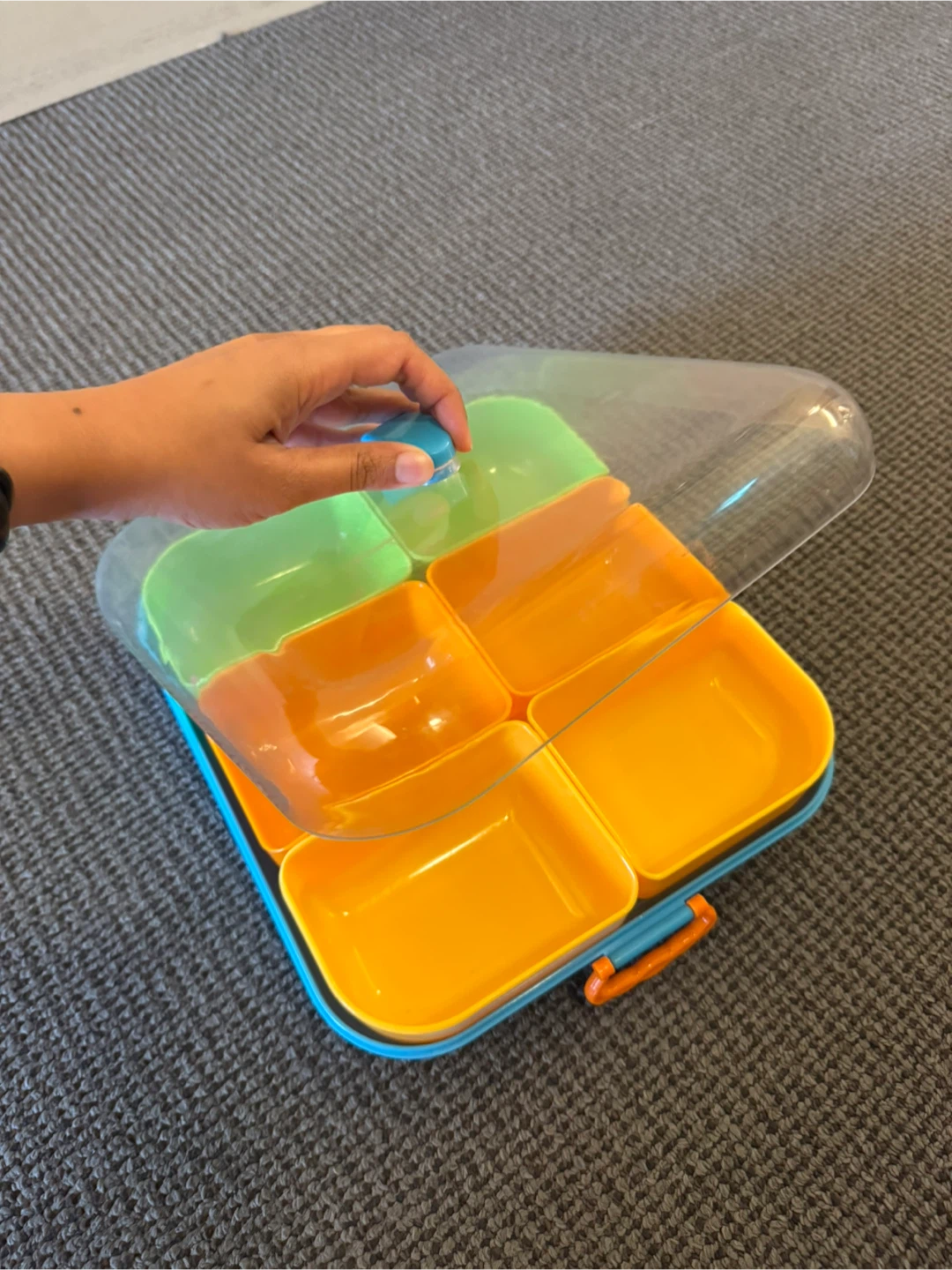 Multi-compartment snack container - photo 2