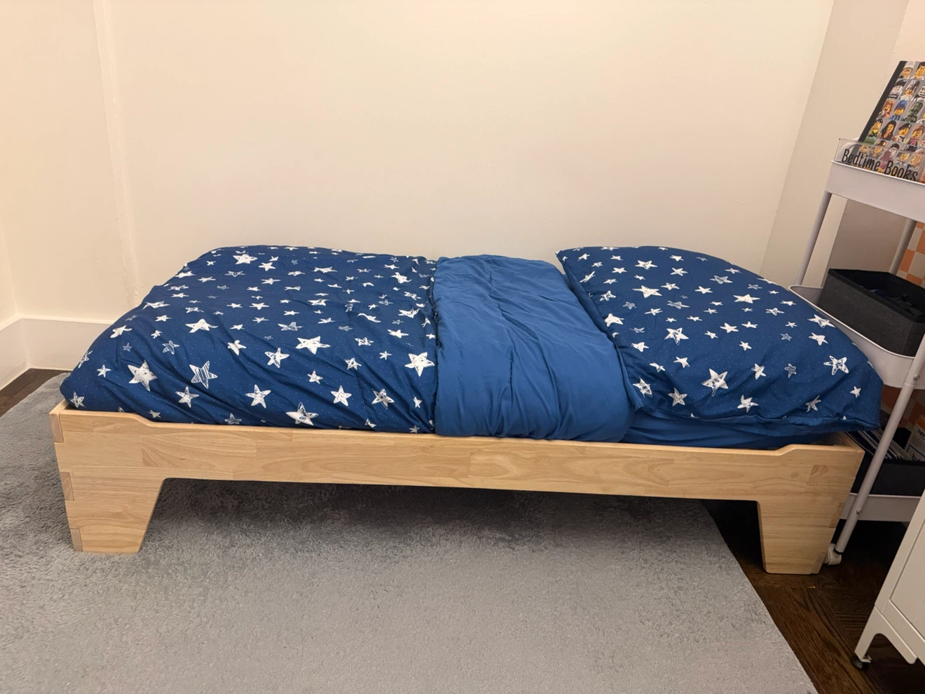 LIKE NEW TODDLER MONTESSORI BED - photo 2