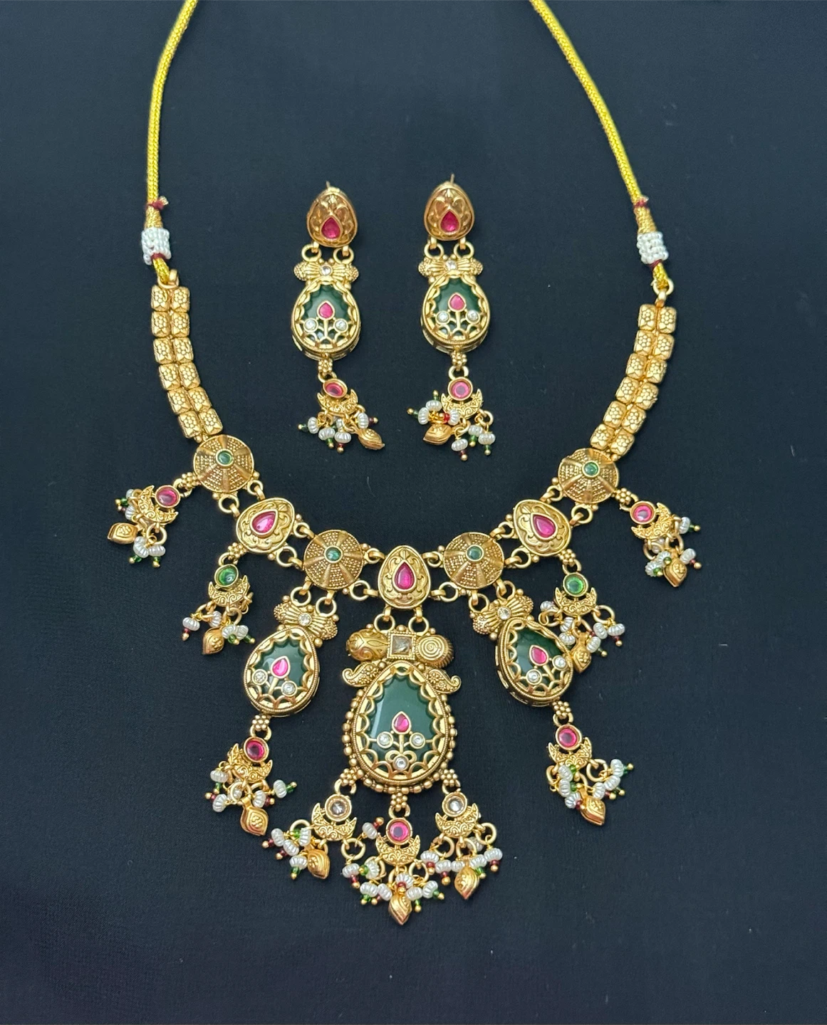Gold plated Indian heritage necklace with earrings