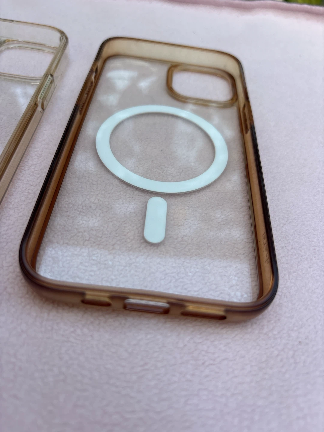 2 iPhone 14 Cases (one with MagSafe Ring) - photo 5