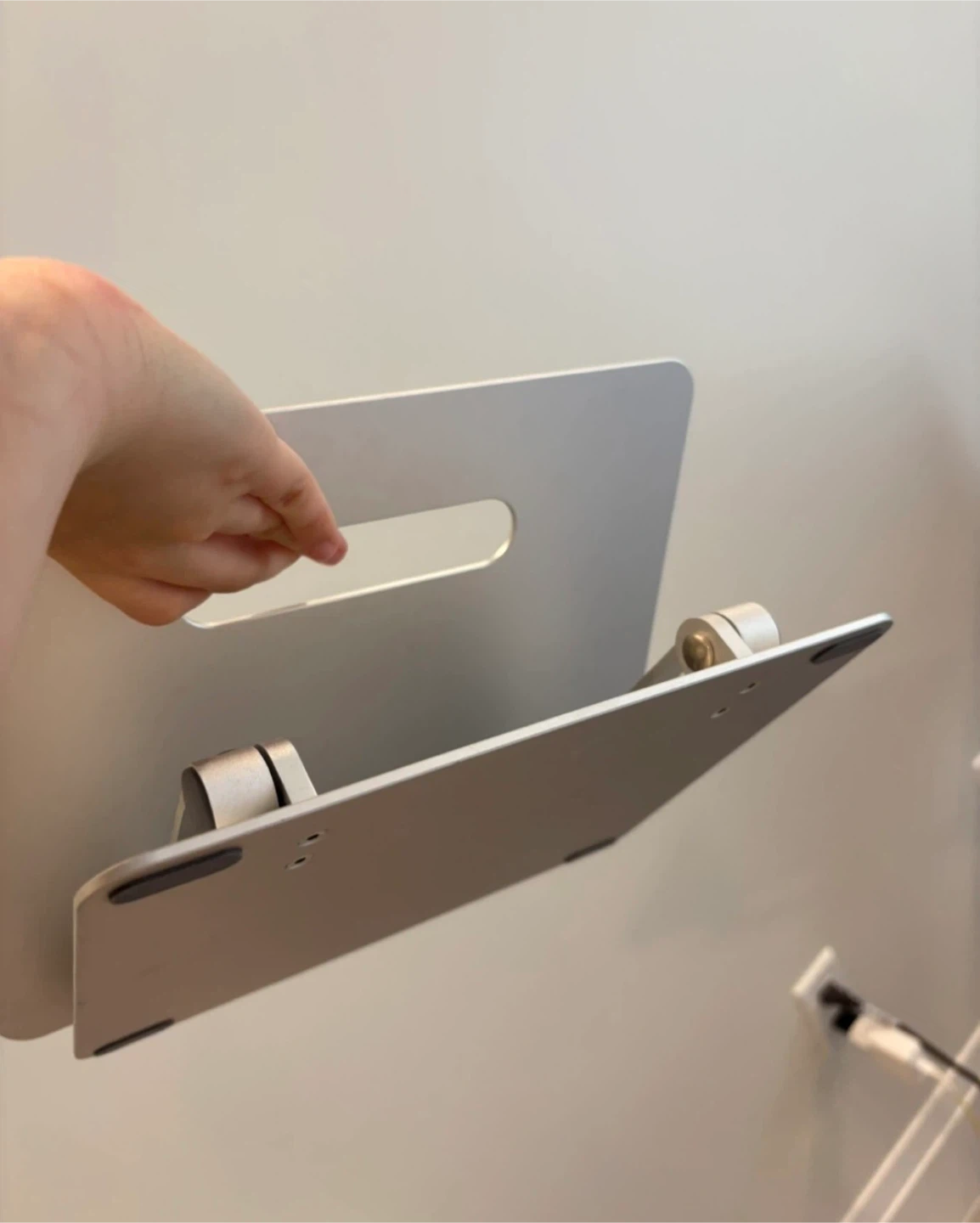 Adjustable Aluminum Laptop Stand - photo 3