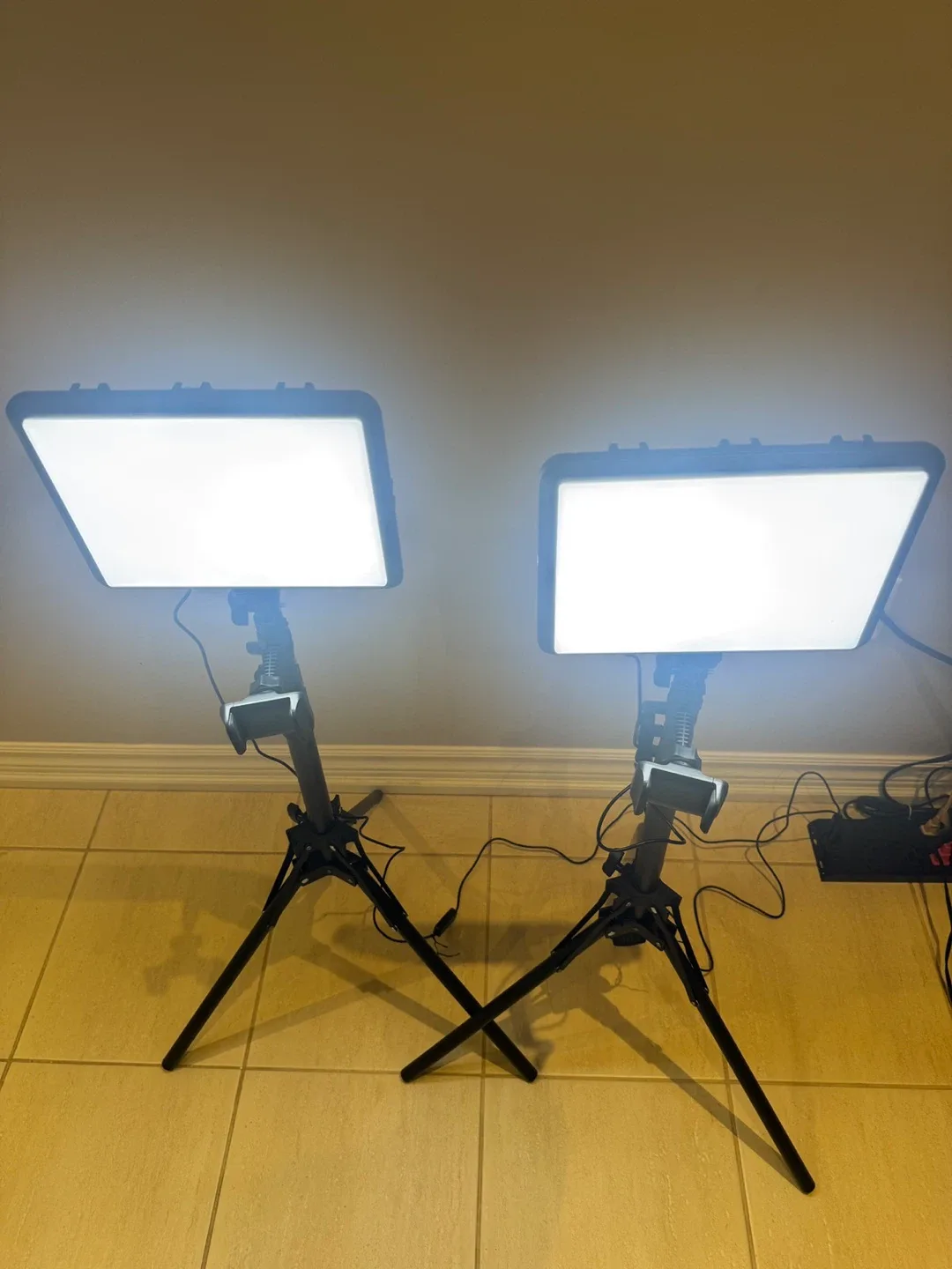 NiceVeedi NV-L12 LED Light Panels with Tripods (2-Pack) - photo 5