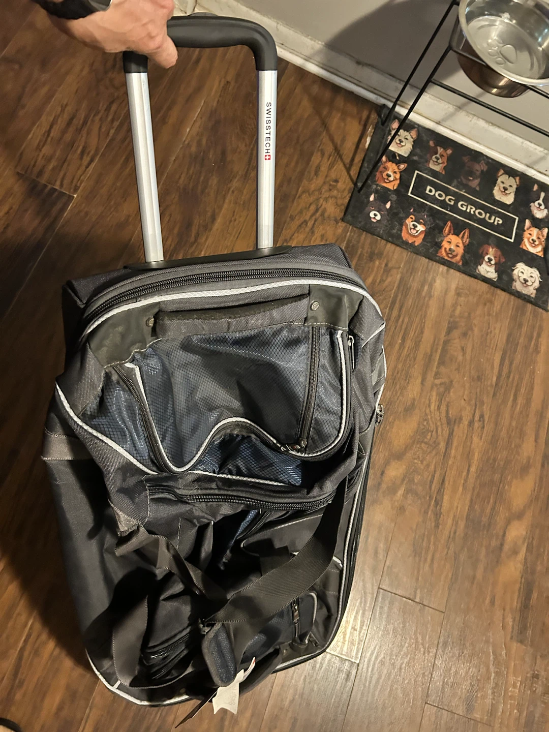 Duffle bag on wheels - photo 4