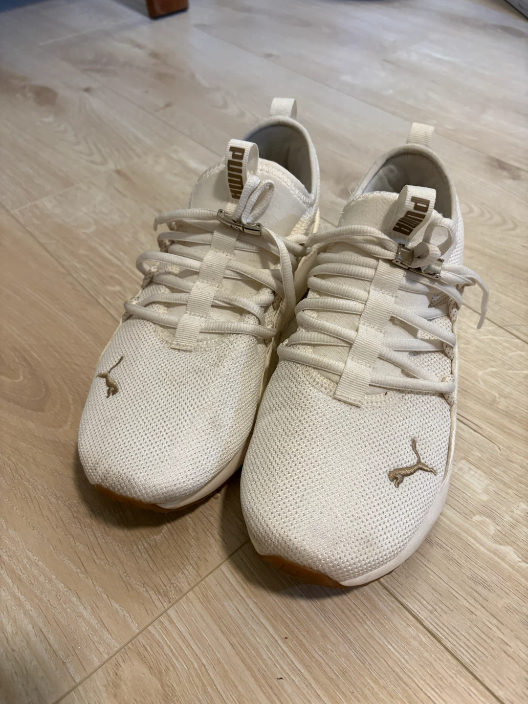 PUMA Women's Sneakers (US 8.5) + Free No-Tie Shoelace Locks