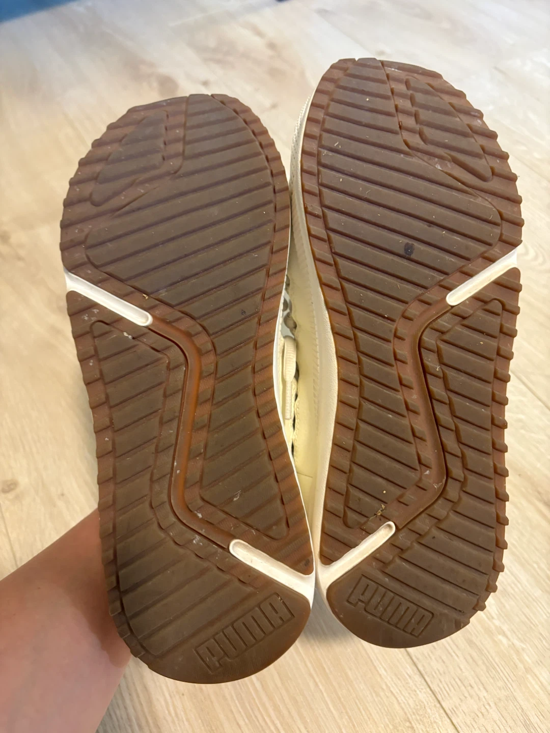 PUMA Women's Sneakers (US 8.5) + Free No-Tie Shoelace Locks - photo 2