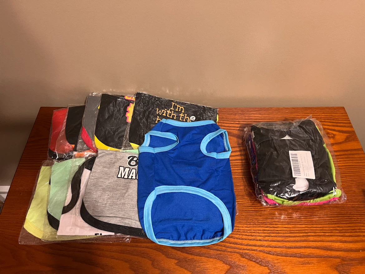 PET DIAPERS (S) & PET T-SHIRT BUNDLE (M) - photo 2
