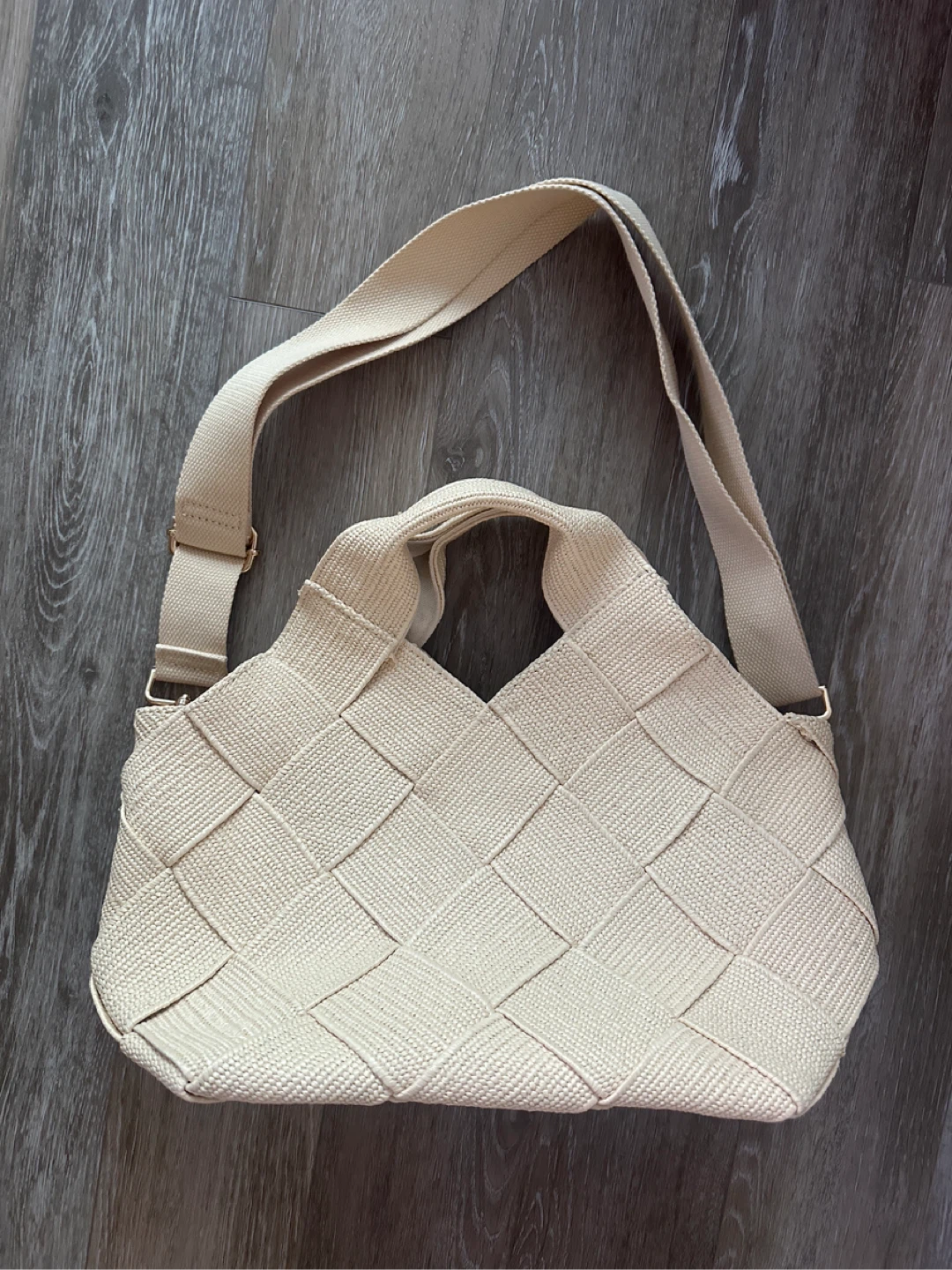 Woven Style Handbag with Shoulder Strap