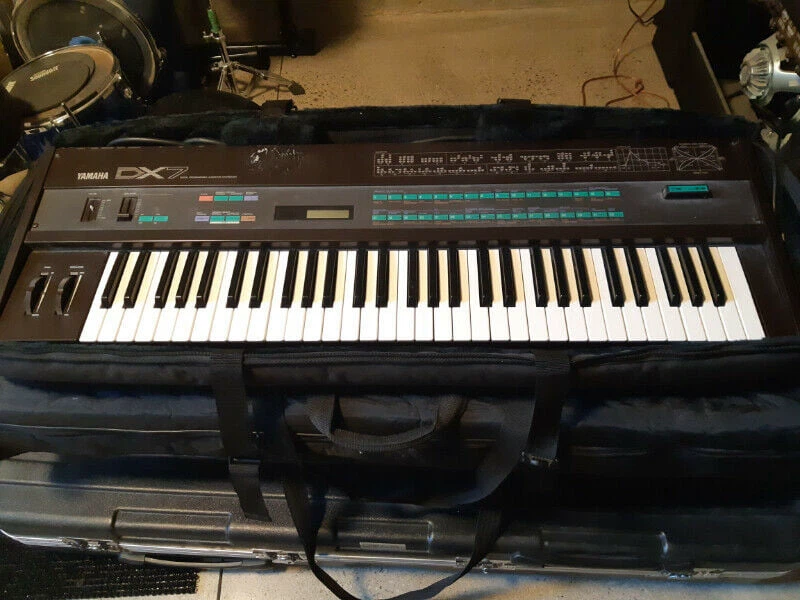 Yamaha DX7 Keyboard