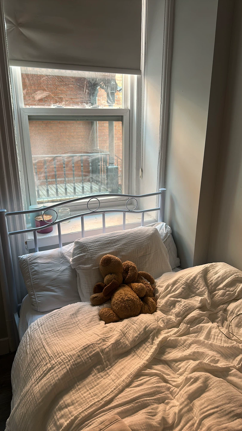 Single bed frame & mattress & duvet all included