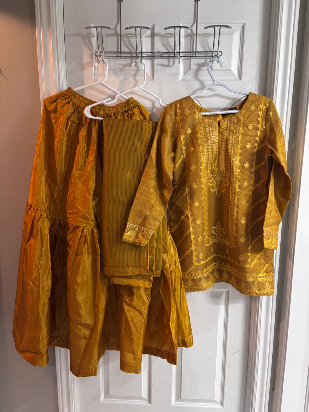 Women's Ethnic Wear Outfit - photo 3