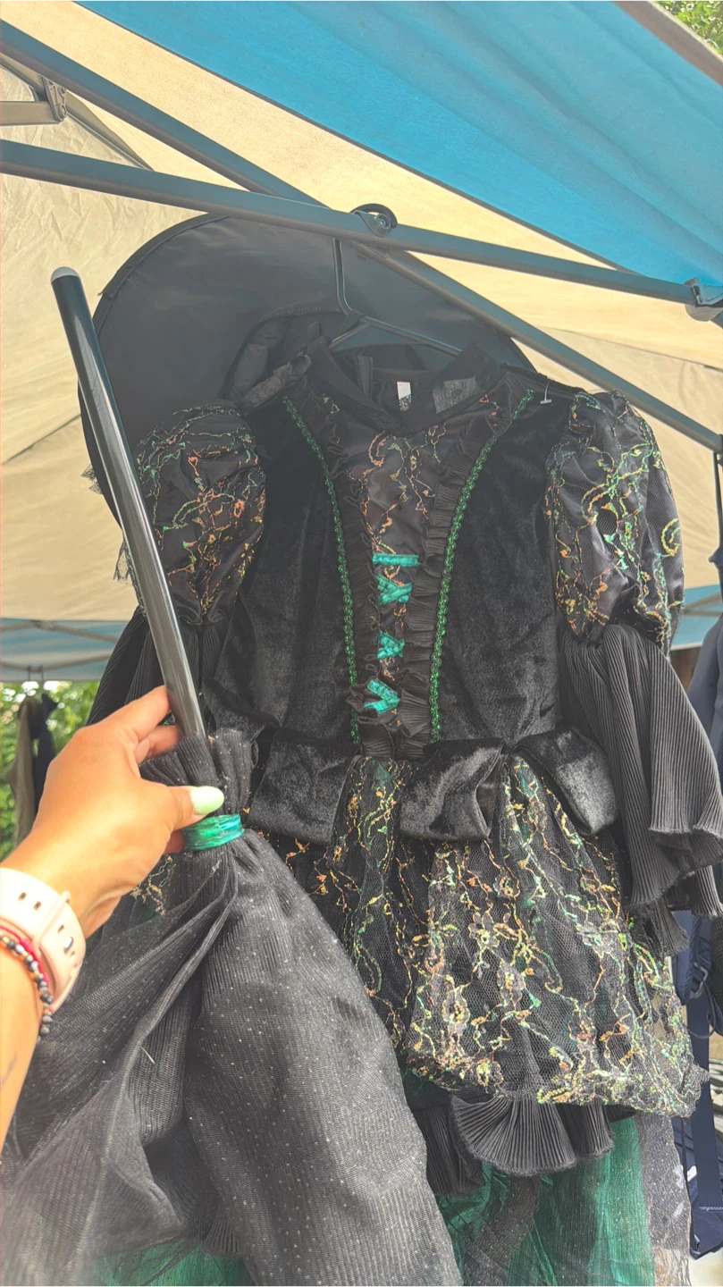 Wicked Witch Costume with Hat and Broom