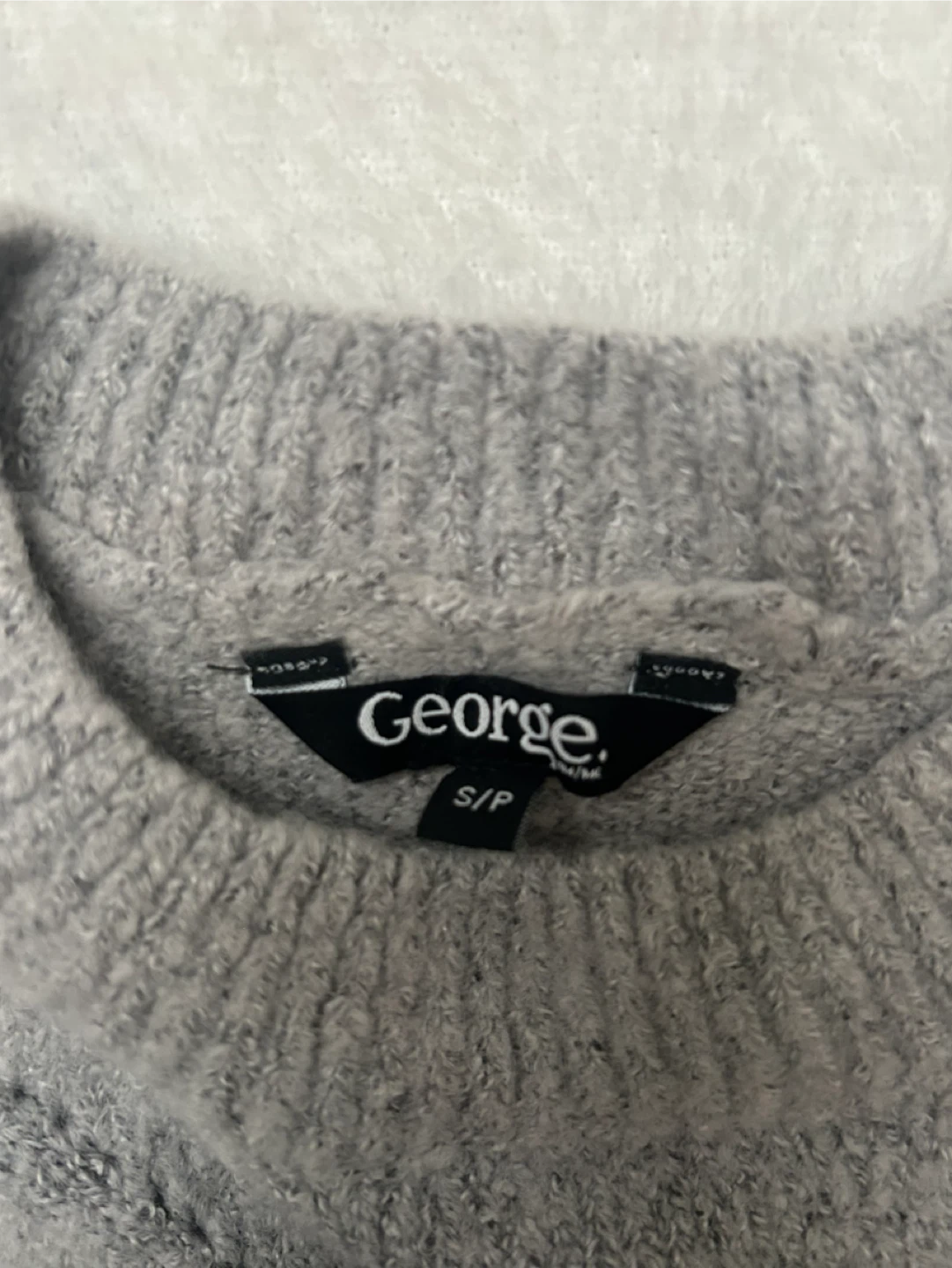 ⭐️ GREY CREWNECK KNIT SWEATER ⭐️ - photo 2